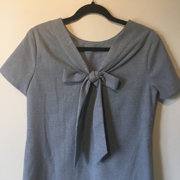 Banana republic size small gray neutral top. - Picture 6 of 10